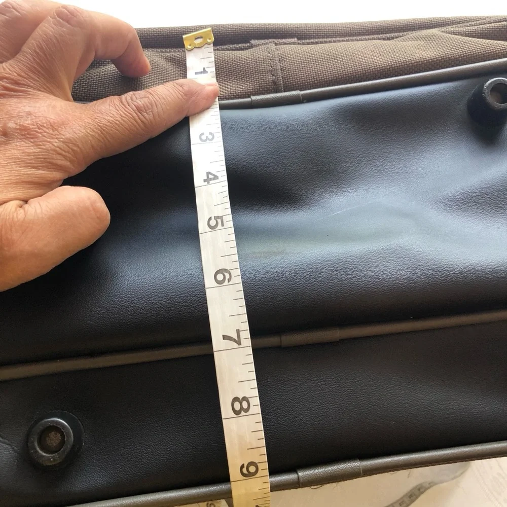 Samsonite Tan/Black Medium Duffel Carry-On All Travel Bag Messenger/GYM Tote
